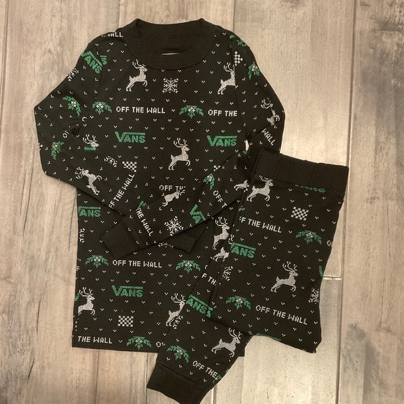 Vans black two piece winter/Christmas pajamas Size 10 - Picture 1 of 8